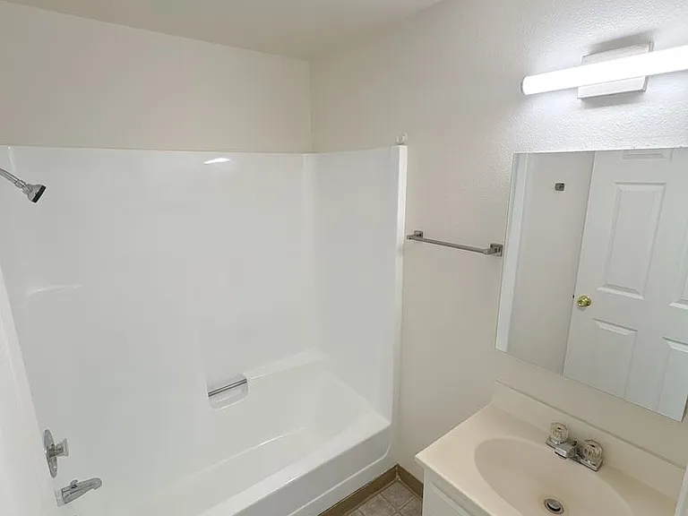 3039-3041 Kane Street — Photo 10