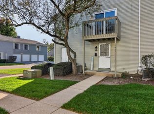 1101 Bunker Hill Ct APT A, Wheaton, IL 60189