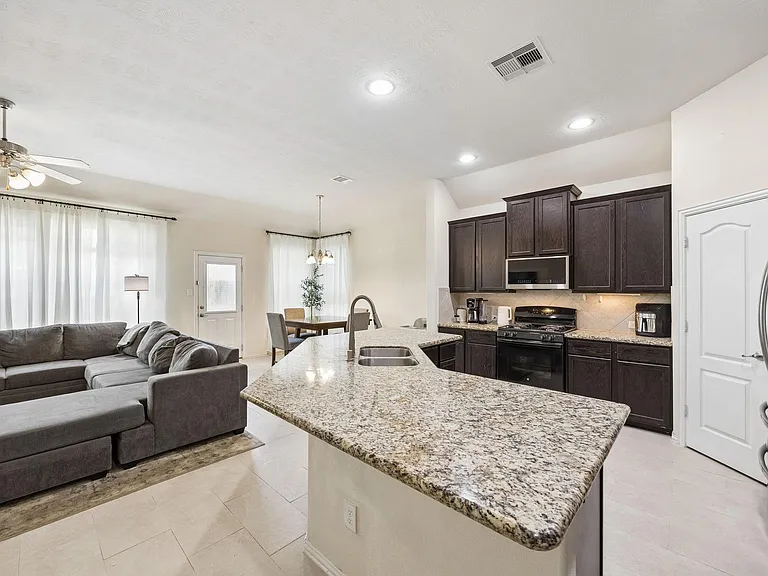 24631 Forest Hiker Ct — Photo 7