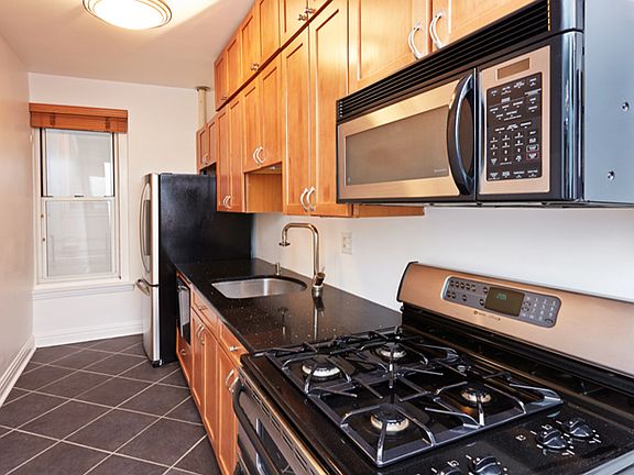4th image of 531 E 72nd St APT 4A