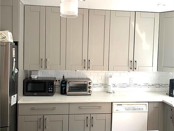 4th image of 55 Valerie Dr