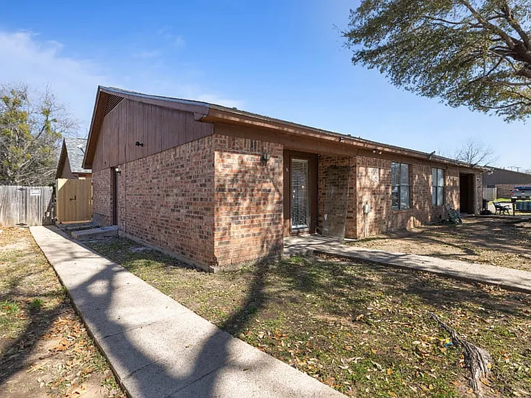 1009 W Sanford St #A — Photo 3