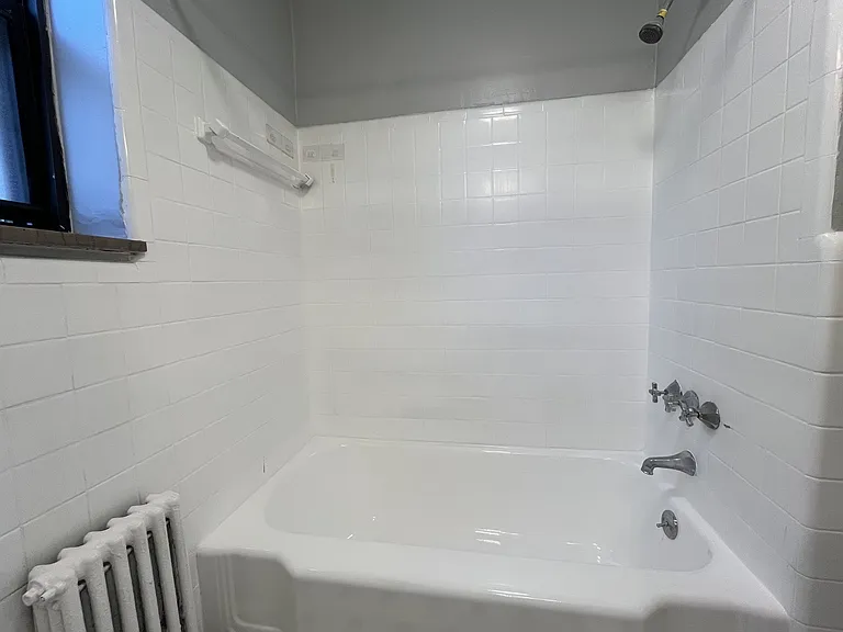 Royal Gardens Apartments — Photo 122