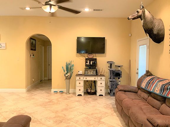 4th image of 3207 Oriental Ave