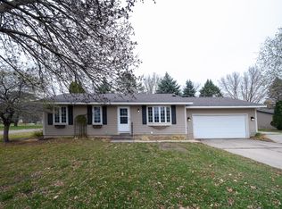 1410 Greenwood Pl, Faribault, MN 55021