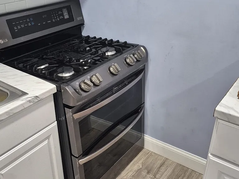 2919 Almond St — Photo 2