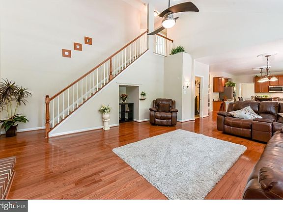 4th image of 2 Leigh Ct