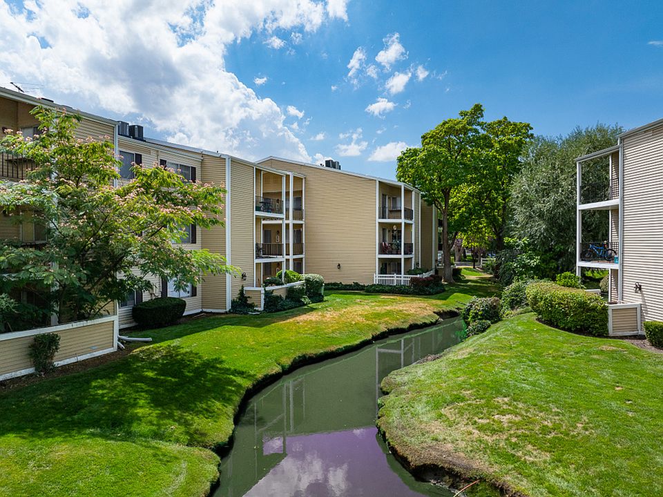 Fox Point Perks and Amenities