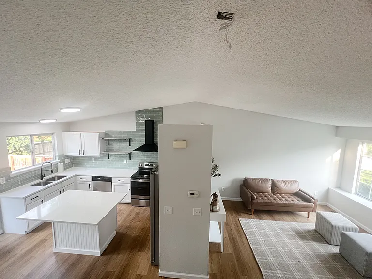 9538 Castle Ridge Cir — Photo 4