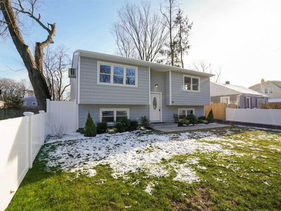 56 Main Ave, Wheatley Heights, NY, 11798