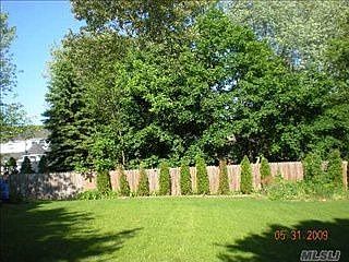 2nd image of 4 Friar Tuck Ct