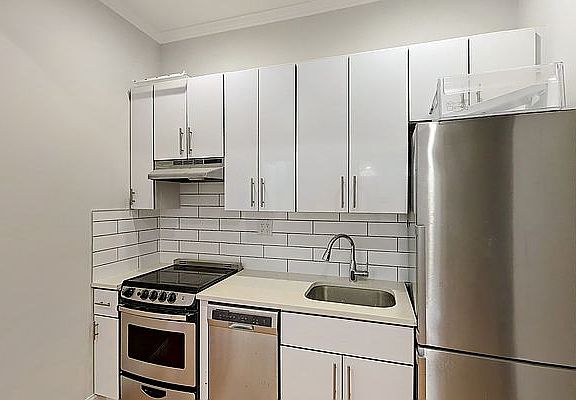 2nd image of 1660 1st Ave APT 4S