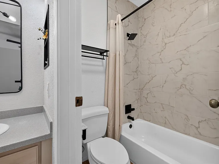 11711 Memorial Dr #621 — Photo 29