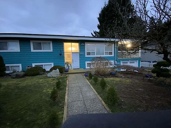 2nd image of 33232 Hawthorne Ave