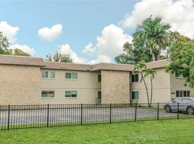 4331 Glenwood Ave