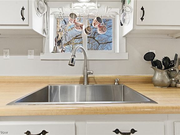 4th image of 52450 Tower Rd