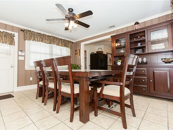 3rd image of 145 Royal Ave