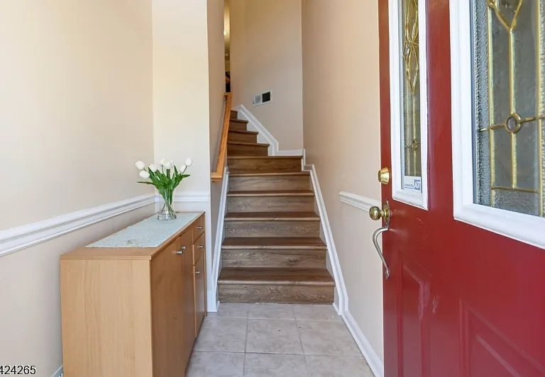 424 Hartford Dr — Photo 9