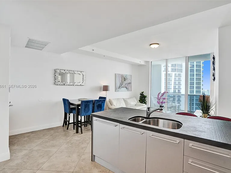 18201 Collins Ave #4705 — Photo 3