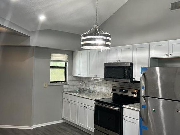2nd image of 1024 Cardonna St