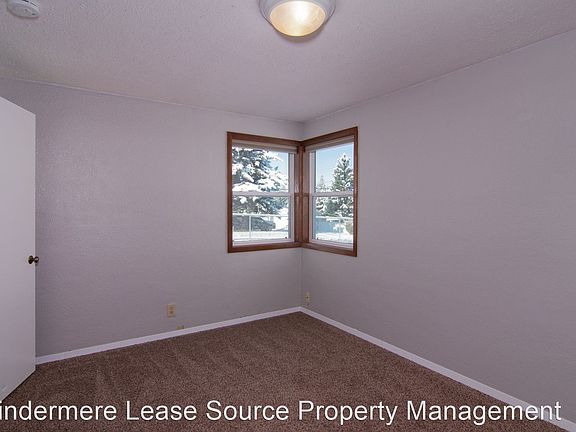 3rd image of 2726 W Crown Ave