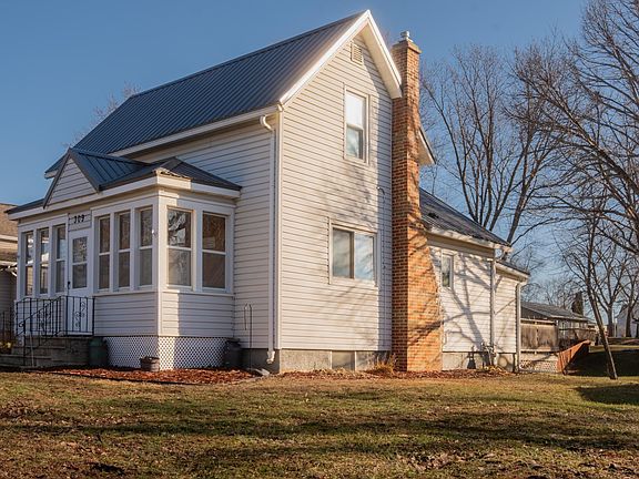 2nd image of 309 Center Ave