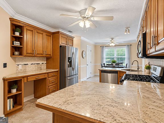 3rd image of 740 Pebble Blvd