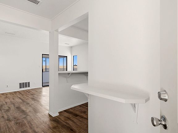 3rd image of 1817 Peach Rd NE