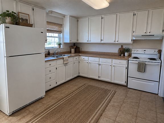 3rd image of 3528 E Farwell Rd