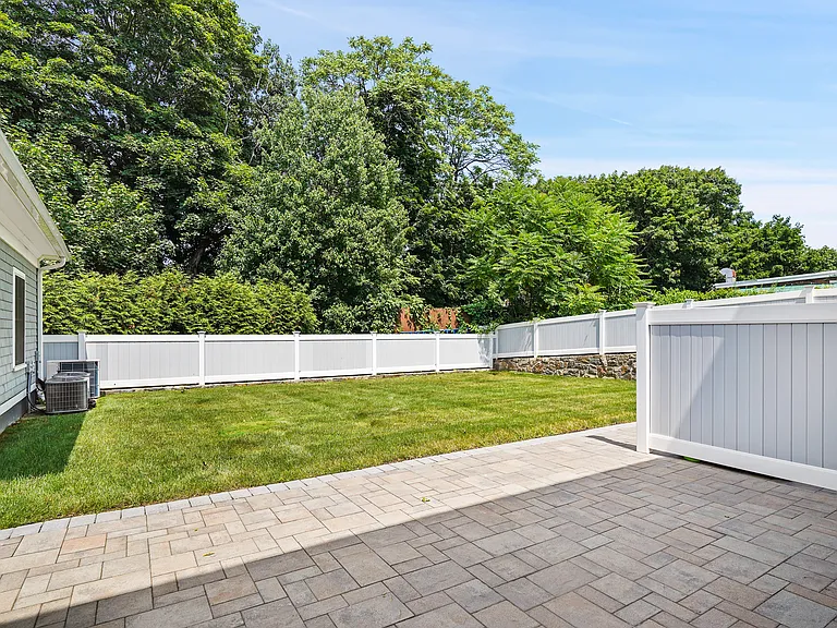 124 Maple Ave #B — Photo 21