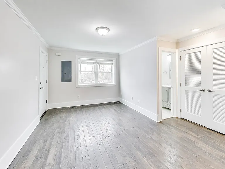 5031 H St SE #1 — Photo 8