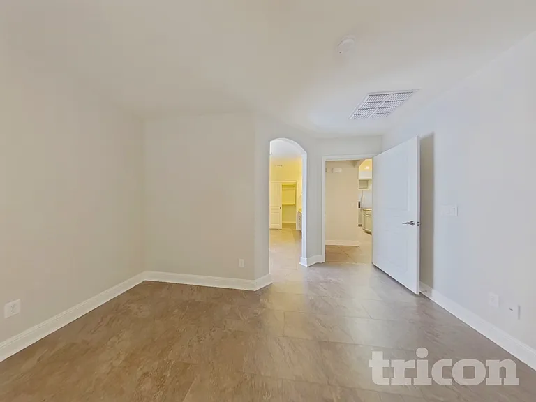 20711 N Santa Cruz Dr — Photo 5