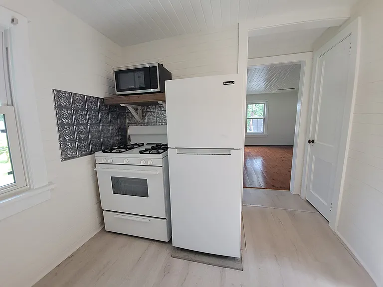 107A Hill St SE — Photo 7