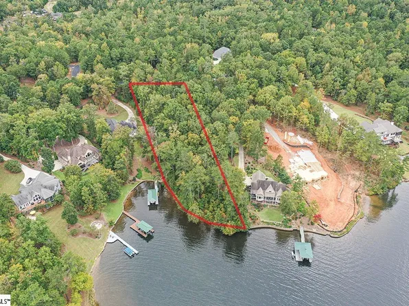 215 Commonwealth Dr, Ninety Six, SC 29666