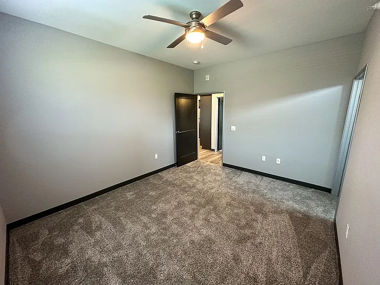 3405 Aurora — Photo 18