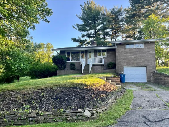 101 Hibiscus Dr, Turtle Creek, PA 15145