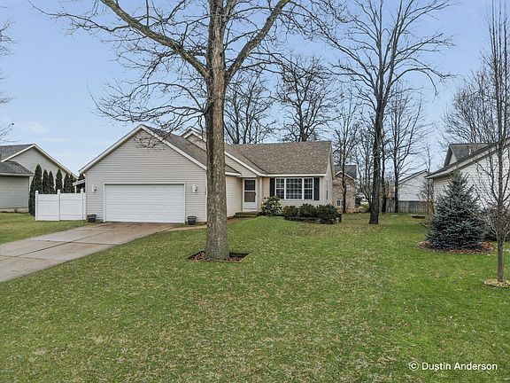 2nd image of 1405 Wiersma Dr