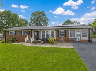 208 Kenneth Dr, Boiling Springs, SC 29316