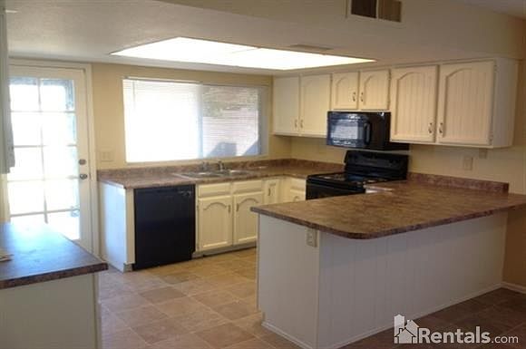 2nd image of 1216 W Cheyenne Dr