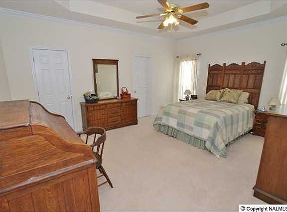 5th image of 130 Fox Run Dr