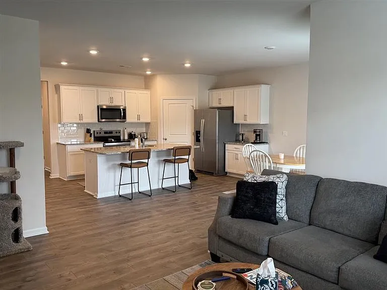 945 Ocean Ct — Photo 7