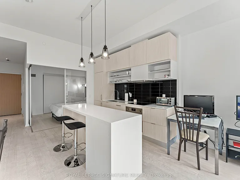 5 Soudan Ave #1629 — Photo 20