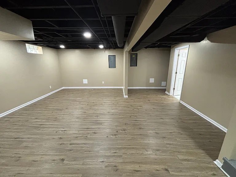 346 Richard Gordon Hatcher Blvd — Photo 15