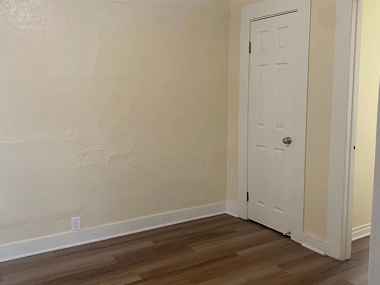 1336 E Hellman St #8A — Photo 5