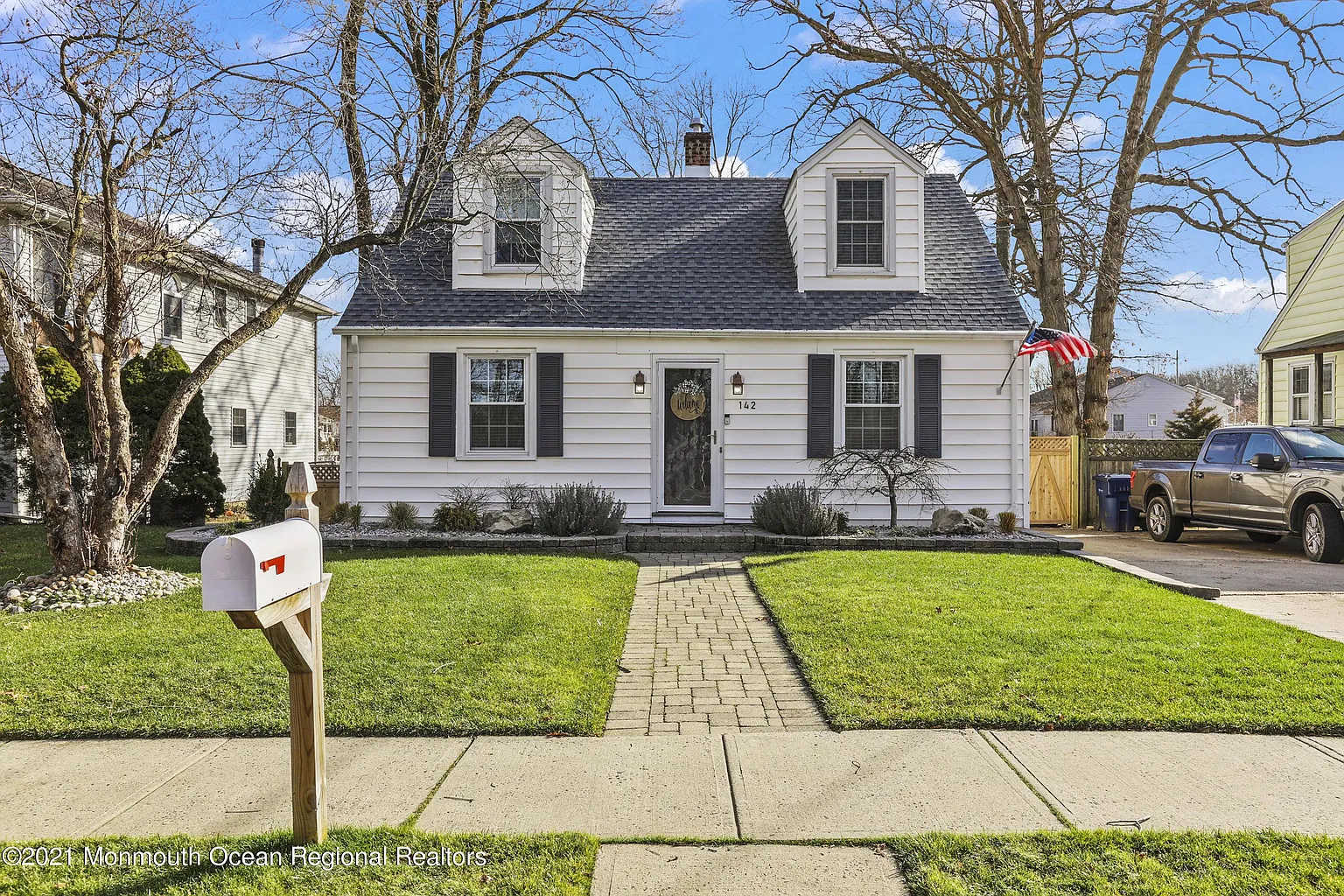 142 Brighton Ave photo 1