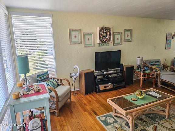4th image of 111 River Beach Dr