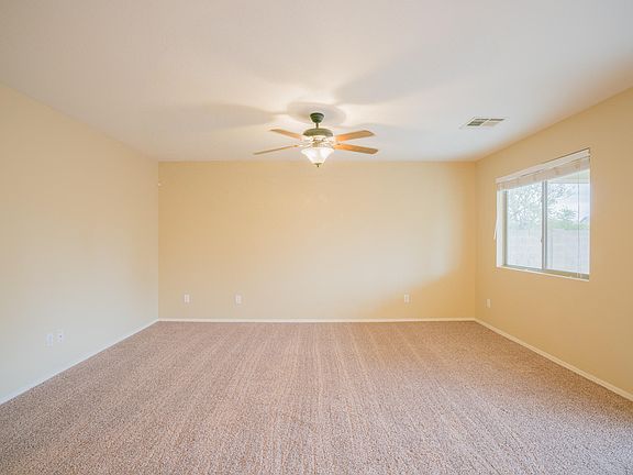 3rd image of 1483 E Kelsi Ave