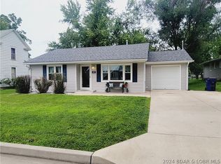 227 E Cooper St, Tipton, MO 65081
