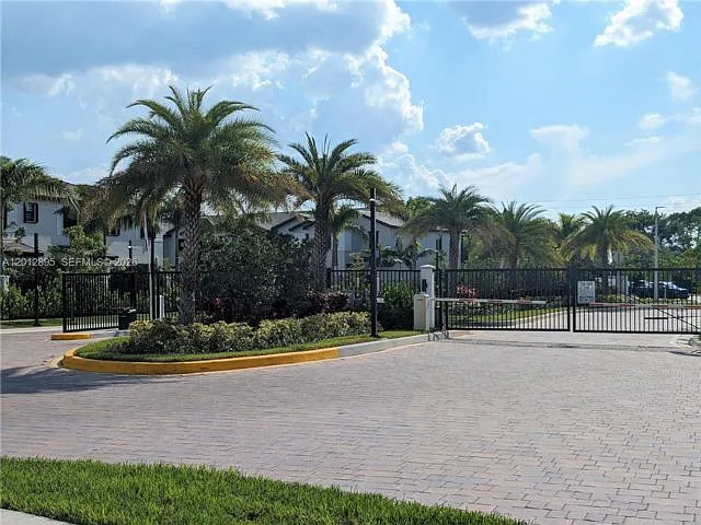 235 SW 159th Dr — Photo 5