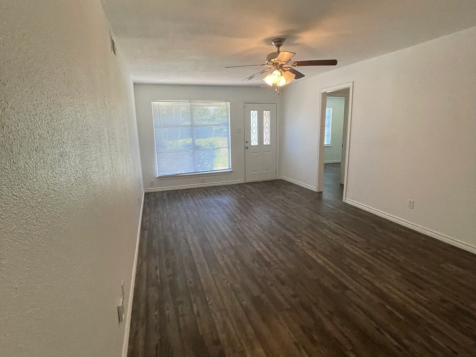 3 bed, 1209 sqft, $2,250 — Photo 4